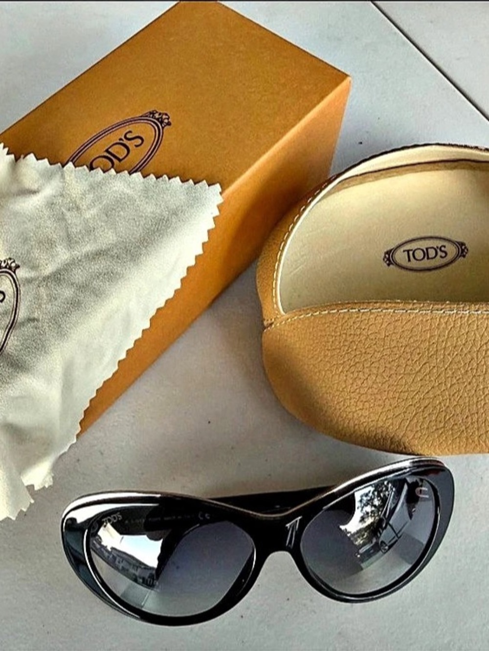 Tod's TO0349 05B Butterfly Sunglasses Black Oversized Sunglasses Like New